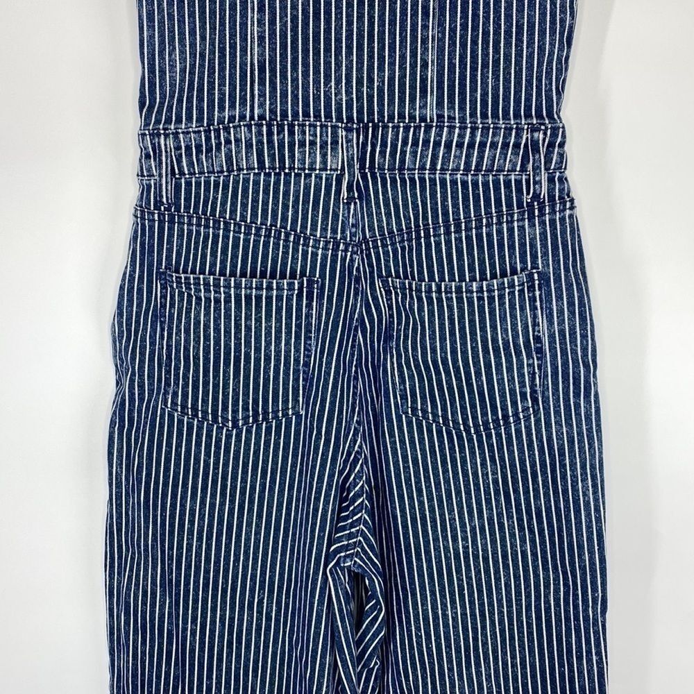 Universal Threads Blue Railroad Cropped Overalls Raw Hem Size 4/27 - Picture 6 of 10
